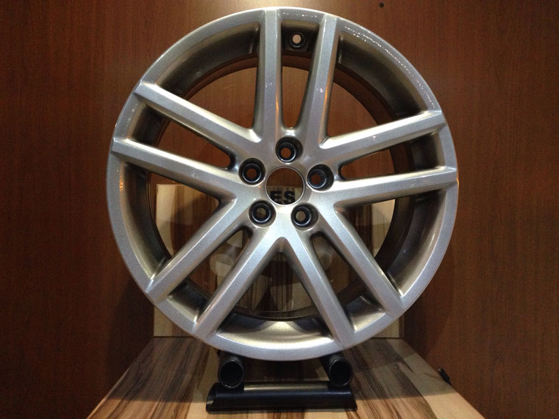 Порошковая покраска дисков в светлое серебро для автомобиля Volkswagen Golf